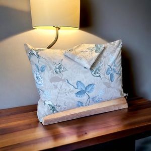 2 pillowcases. Zippered and high quality. 100% cotton